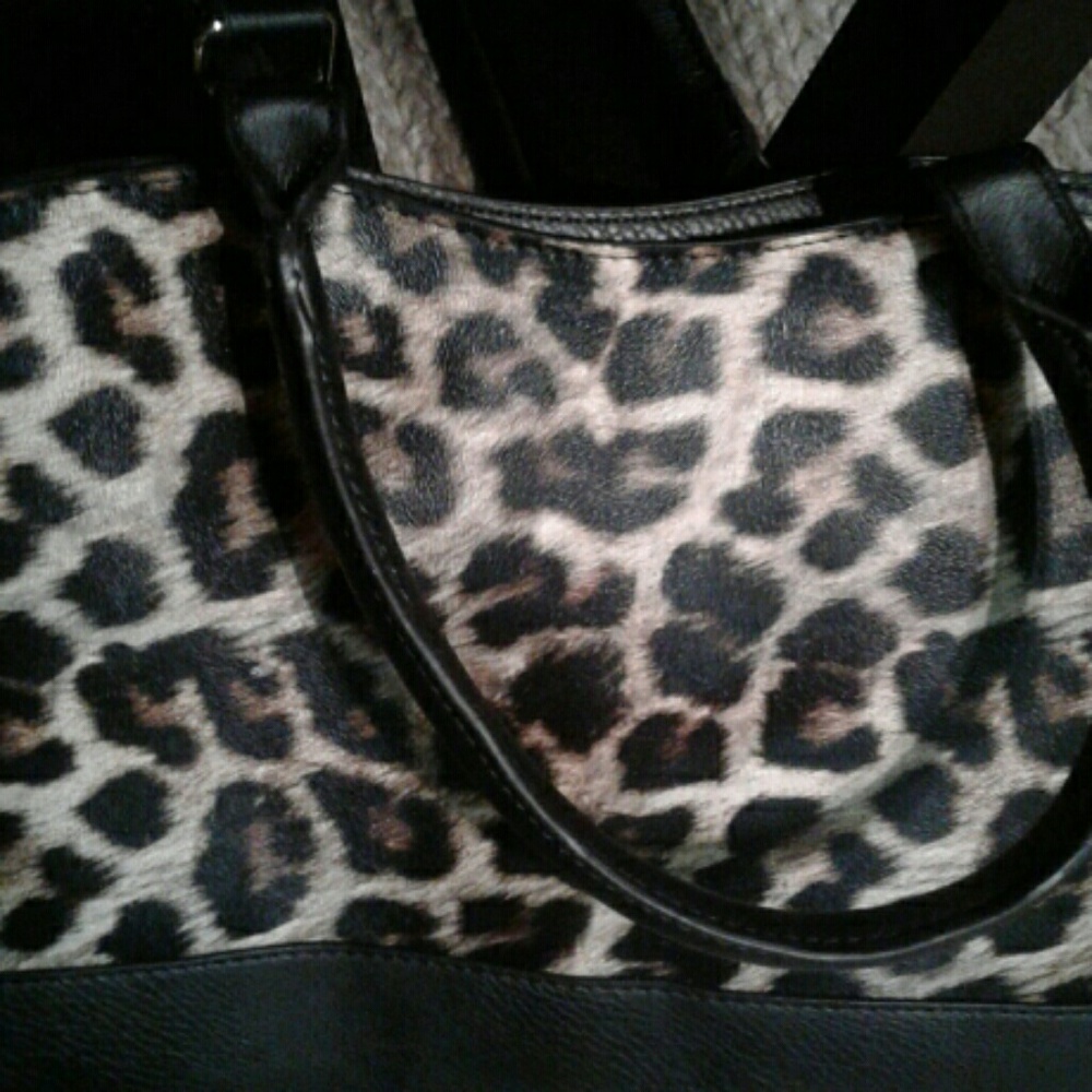 Handbag - Picture 2 of 3